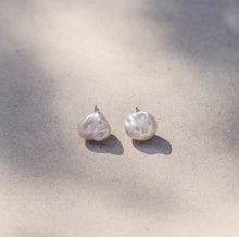 Load image into Gallery viewer, MINI keshi pearls earrings
