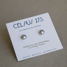 Load image into Gallery viewer, Classic MINI pearls earrings
